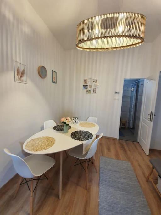 Andrea Apartman Miskolc Belvarosaban Zewnętrze zdjęcie